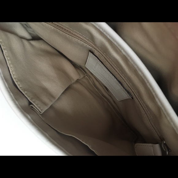 Authentic Coach canvas handbag - Picture 8 of 9